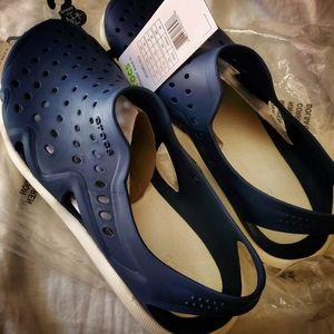 NWT Men's swiftwater wave Crocs water shoes